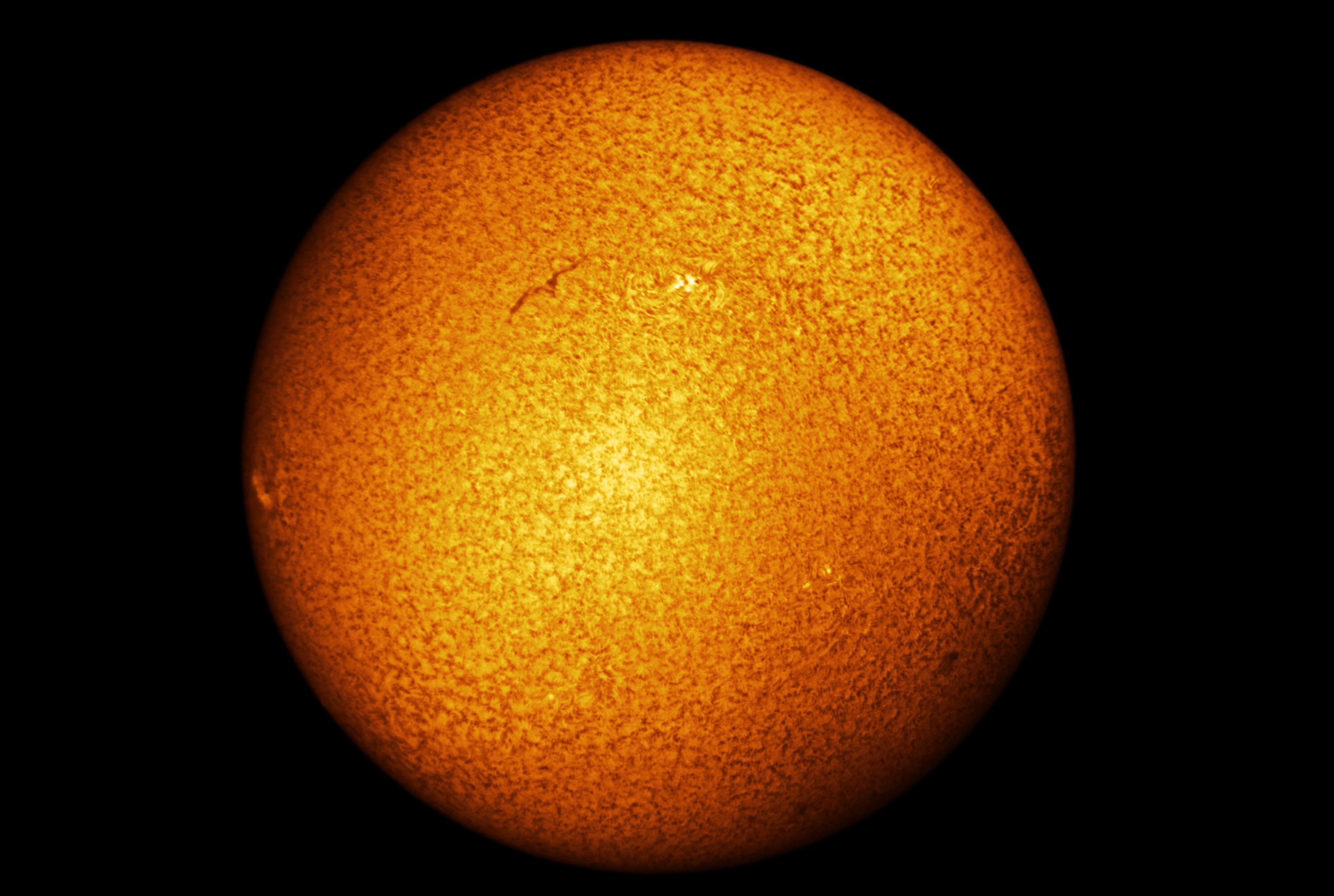detailreiche Aufnahme der vollen Sonnenoberfläche vom 23.03.22